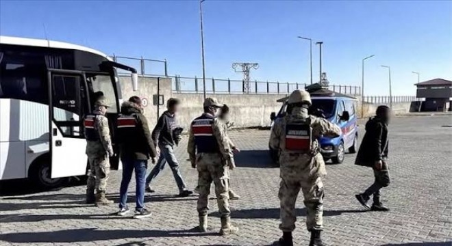 33 ildeki operasyonlarda 2 bin 822 düzensiz göçmen yakalandı